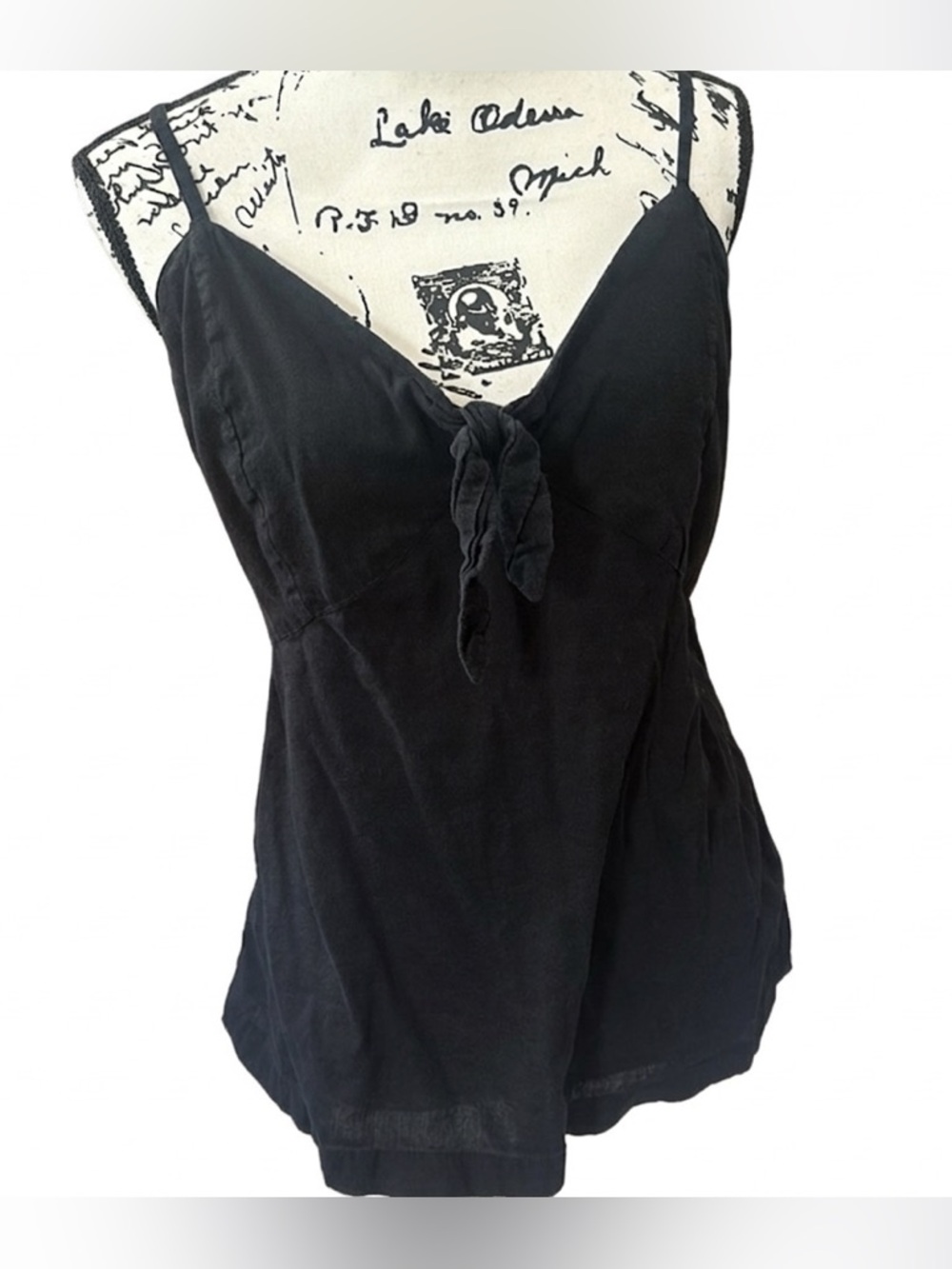 EUC-BLACK TOP WITH ADJUSTABLE STRAPS.SIZE LARGE.
